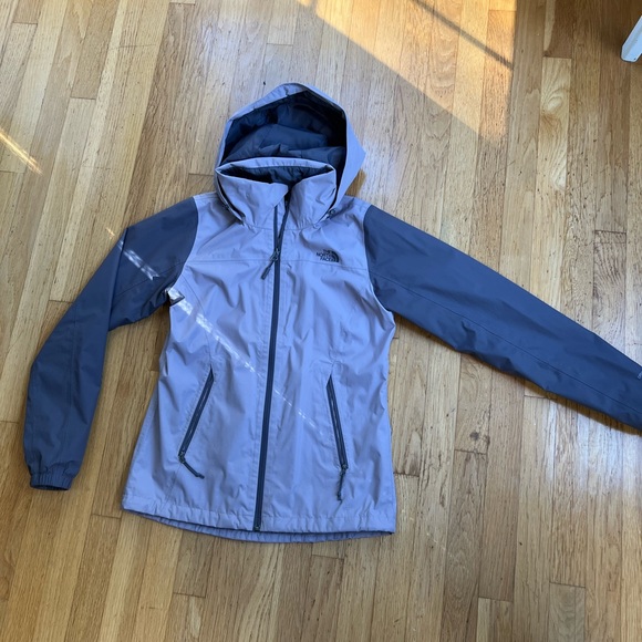 North face Women’s Rain Jacket - Picture 1 of 3